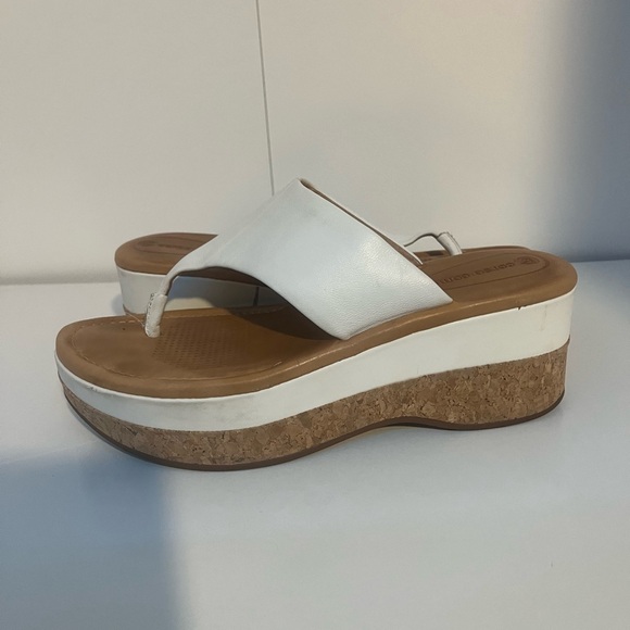 White wedge, thong sandal - Picture 2 of 4